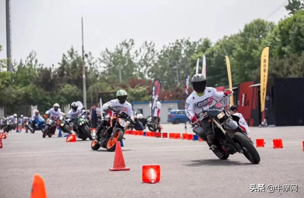 你认为金卡纳是糖还是药？