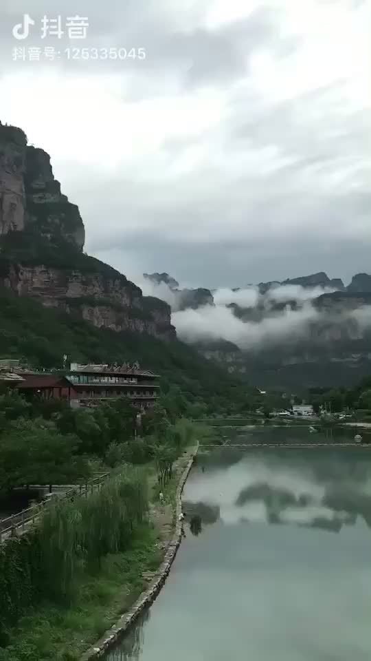 世界上最奇怪的挂壁公路,世界最高挂壁公路