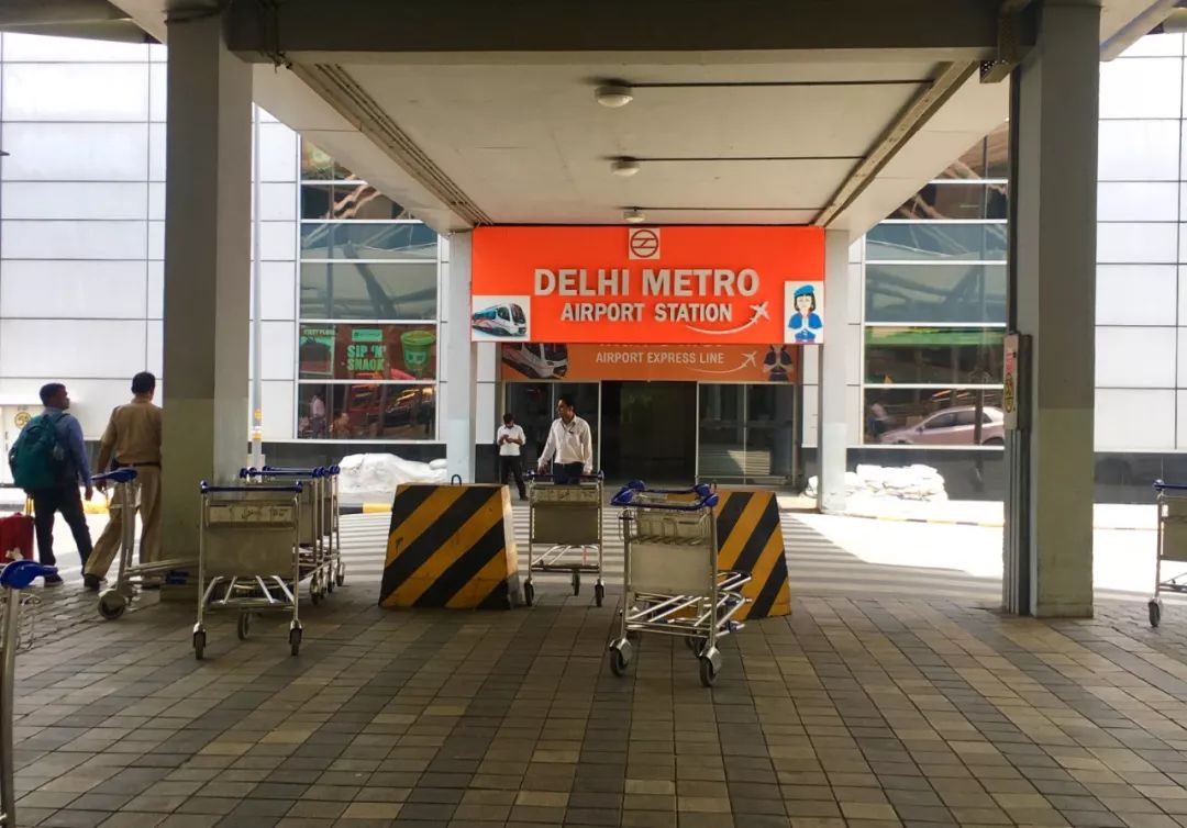 《遇·见》|初到印度-大国机场金碧辉煌小巷摊贩变相营销