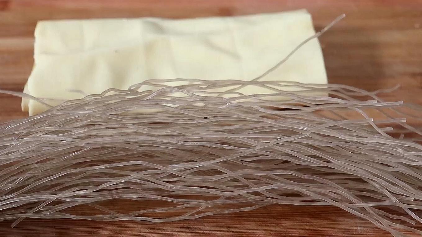 午饭减脂豆腐皮炒面,豆腐皮金针菇减脂餐午饭