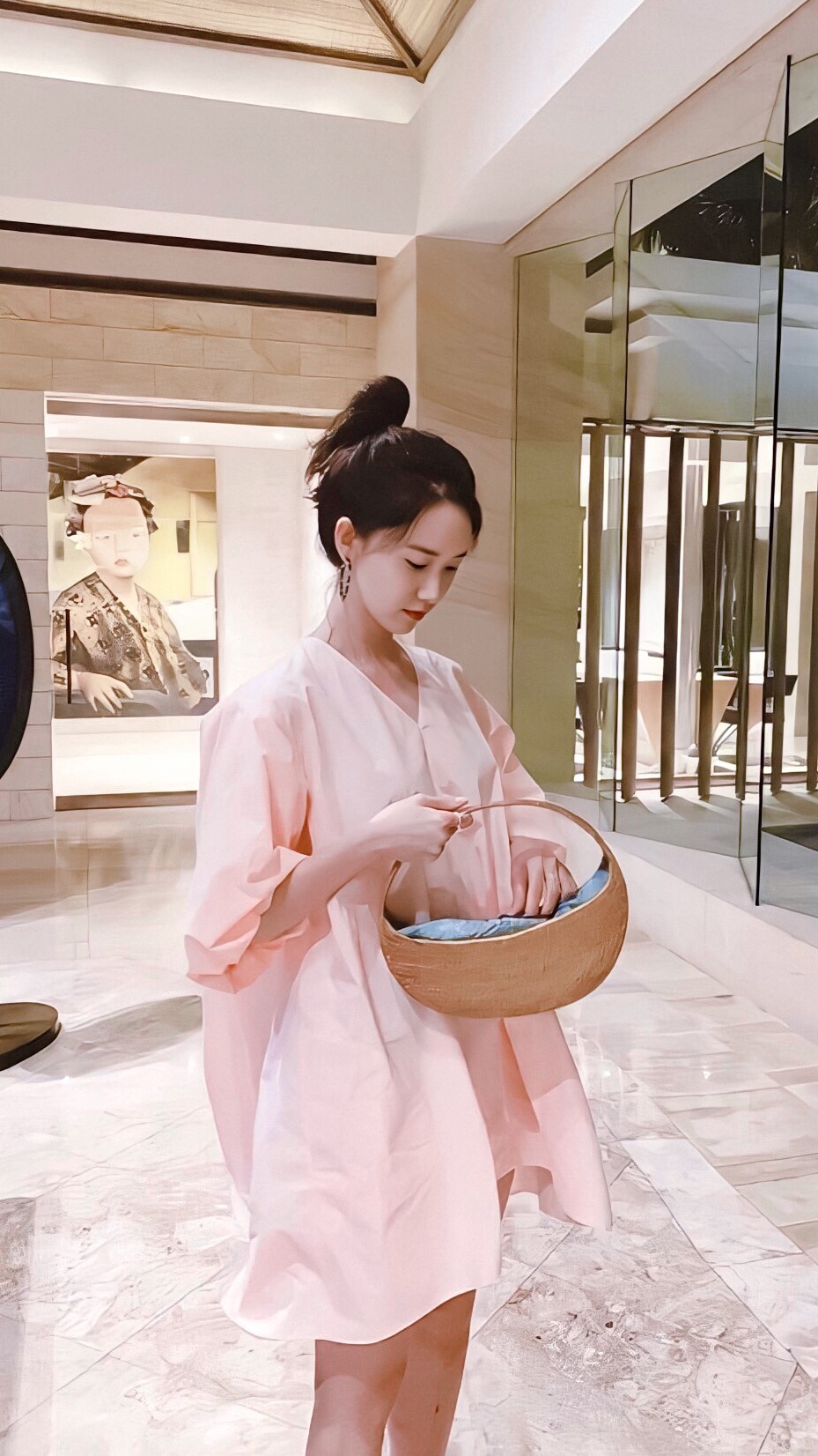 舒适又自然的度假穿搭，可甜可盐！给你与众不同的度假心情