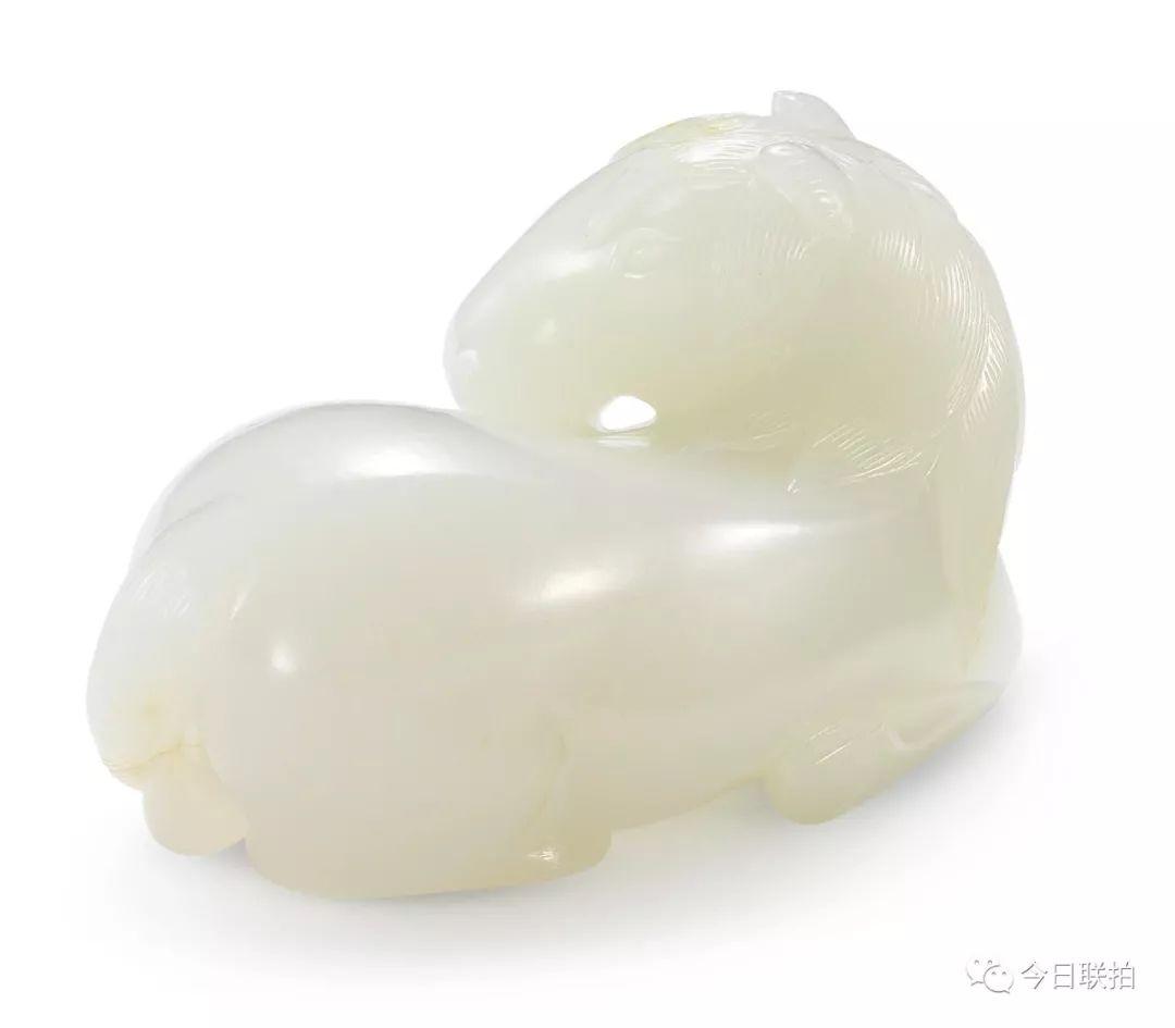 一只白玉小熊卖了670万，人家靠的是颜值！