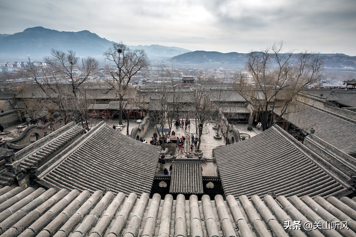 盖房莫盖背水路是什么意思,农村建房何为出门见山墙