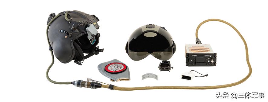 飞行员右眼前面的小镜片才是F-22的杀手锏：导弹发射前可反向锁定