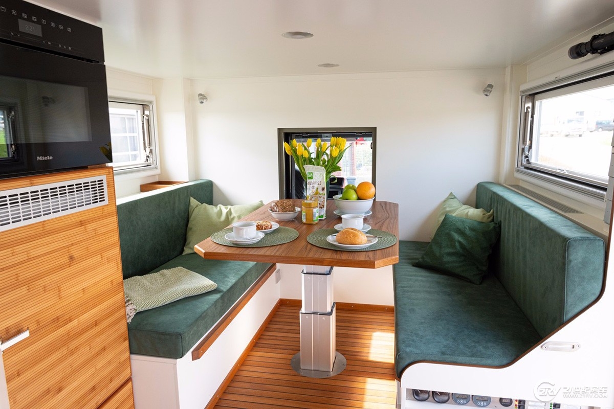 欧美顶级越野房车售价上千万,进口5米长2米高顶级越野房车