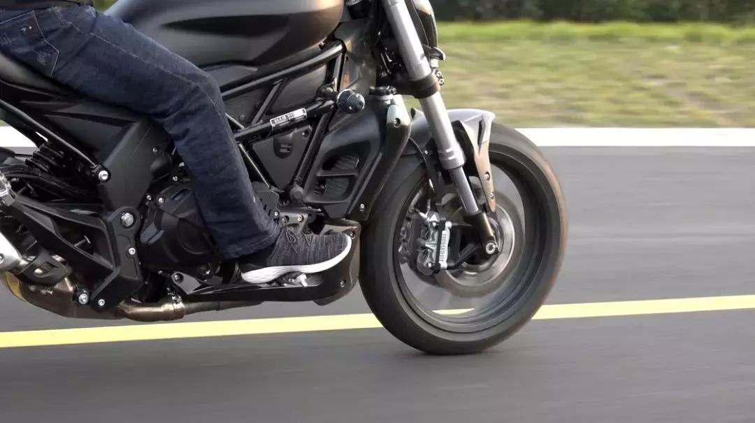 贝纳利502测评骑士网,国产大魔鬼贝纳利502c