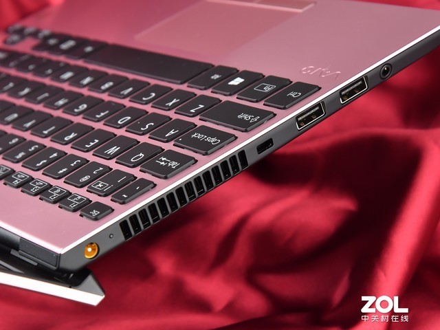 899g机身强塞六核酷睿VAIOSX12评测