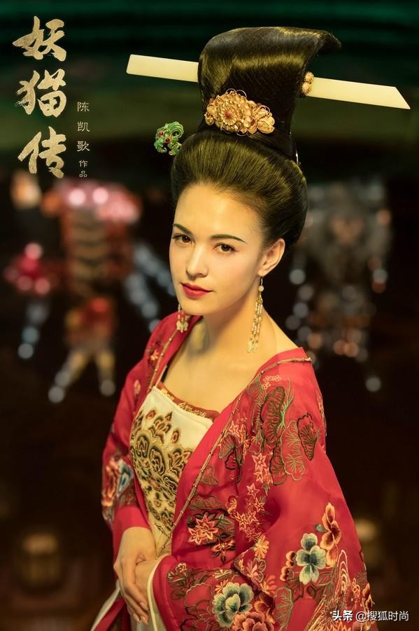 曾穿着汉服打卡过19个国家的古风博主分享:如何穿汉服过中国年