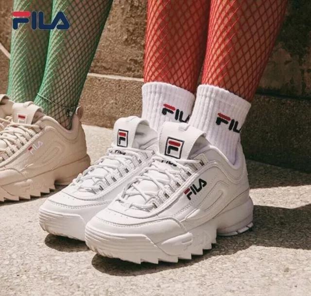 穿不了高跟鞋和硬底鞋,穿不了高跟鞋穿裙子搭配什么鞋