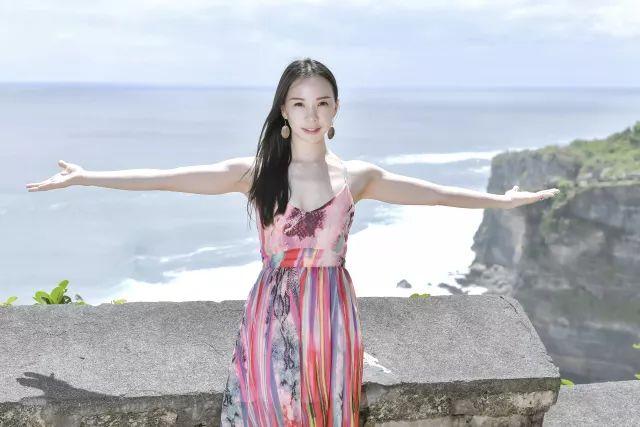 女人都是水做的,唐幼馨气质瑜伽教学视频