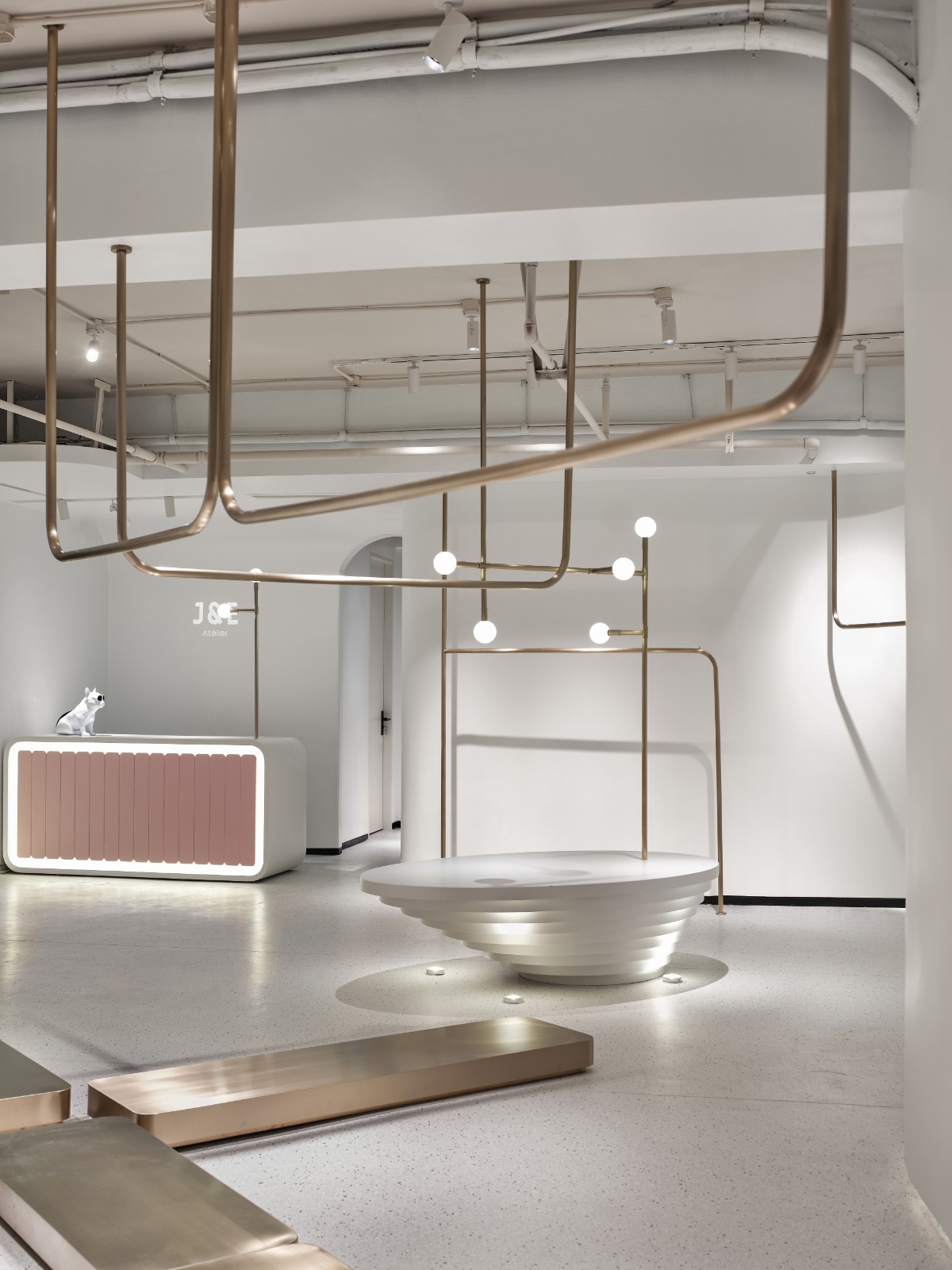 JEAtelier服装工作室用空间展示对服装和美的理解