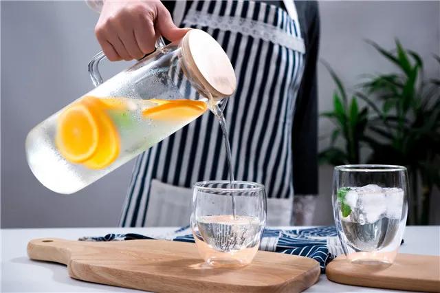 水喝多中毒如何缓解,水喝多了造成水中毒