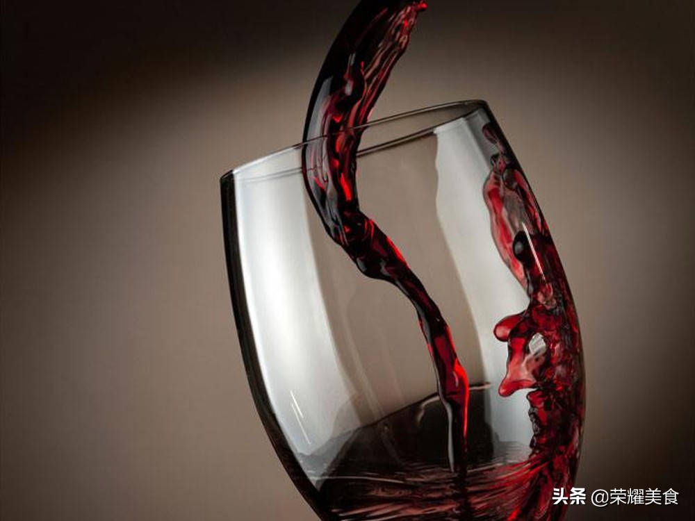 喝不起82年的拉菲下一句,喝不上82年的拉菲