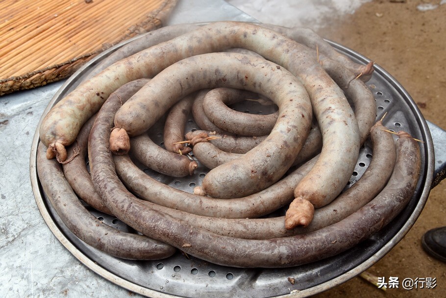 南方人感受东北杀年猪,冰天雪地杀年猪热气腾腾东北味