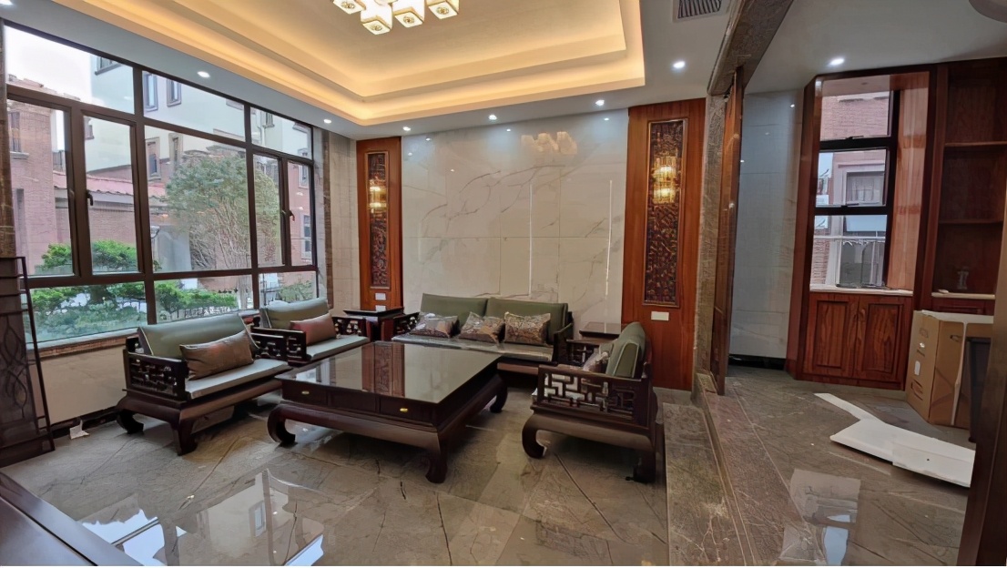 11件套红木沙发适合多大尺寸客厅,红木沙发适合怎样的客厅