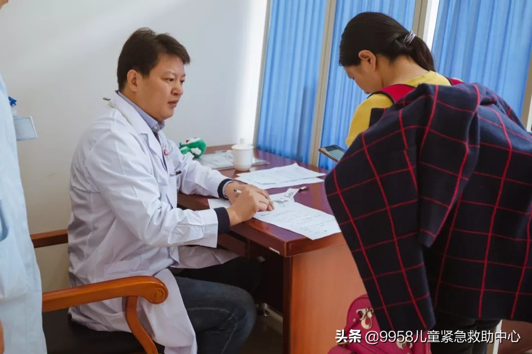 义诊走进乡村,义诊走进乡村医疗