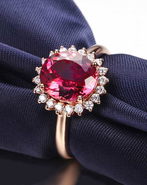 本命年最适合戴什么首饰,属虎本命年的女人适合戴什么首饰