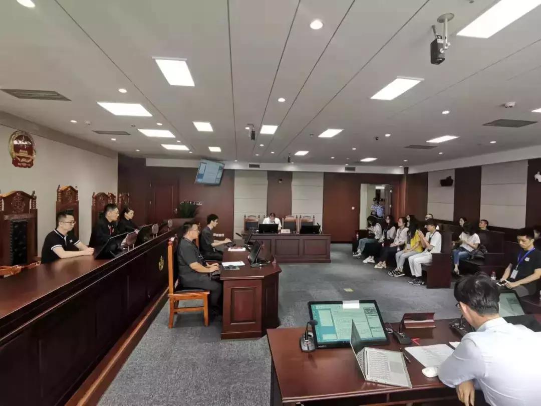 看，这就是大V眼中的中国法院！