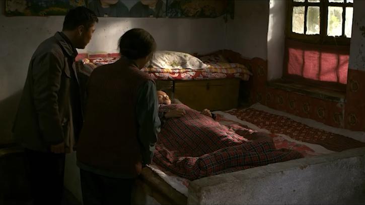 光棍好心收留残疾母女,光棍好心收留精神病女子