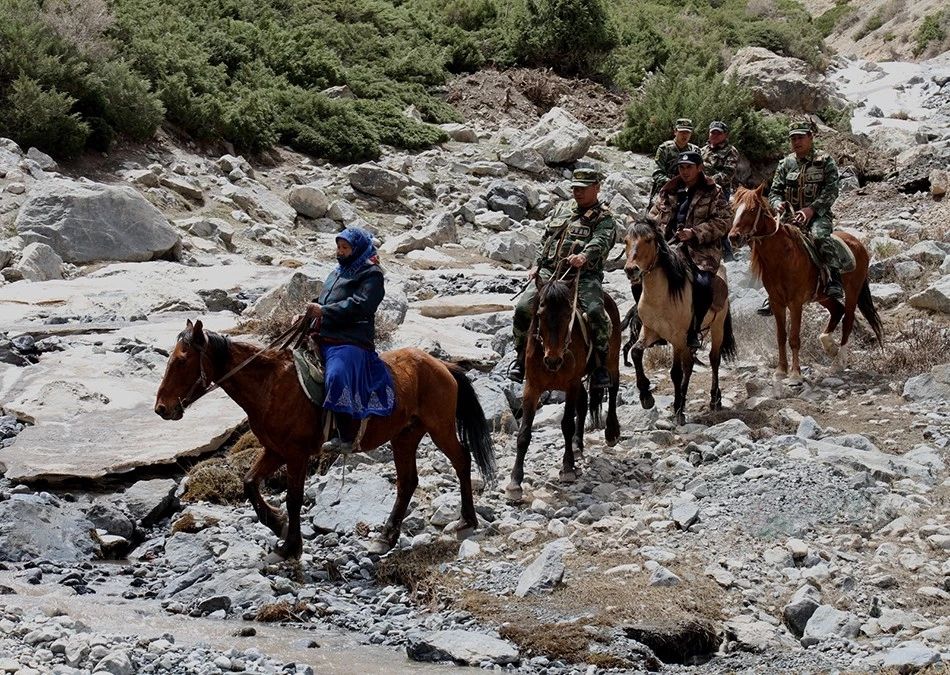 她用58年在边界刻下十万块中国石，荣获“人民楷模”称号