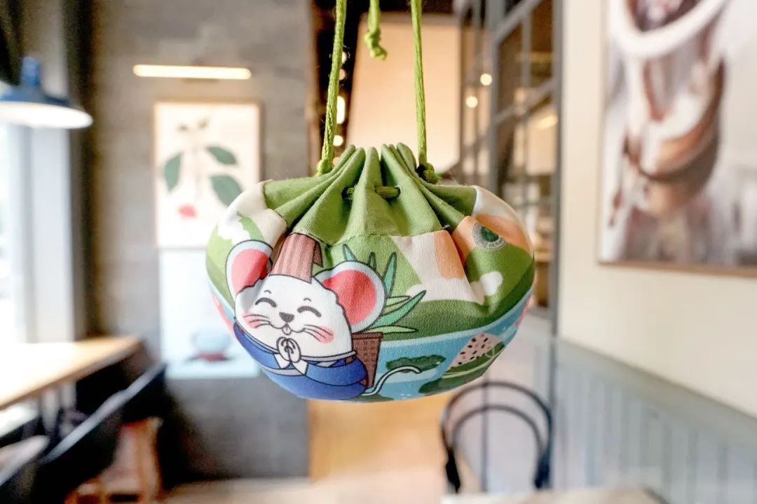 内含虹利白菜价！雷允上开起药妆店，这样的老字号请给我来一打