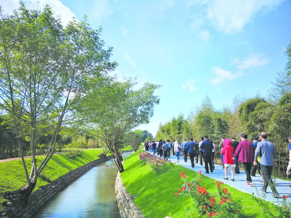 距离成都主城最近的郊区的距离,离成都只要30多分钟最宜居小城