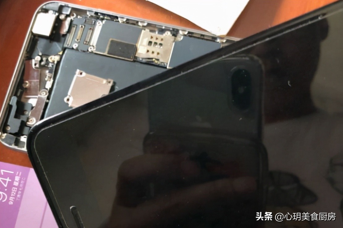 跟媳妇吵架,手机给她整碎了,闹着要离婚,怎么才能和好如初?