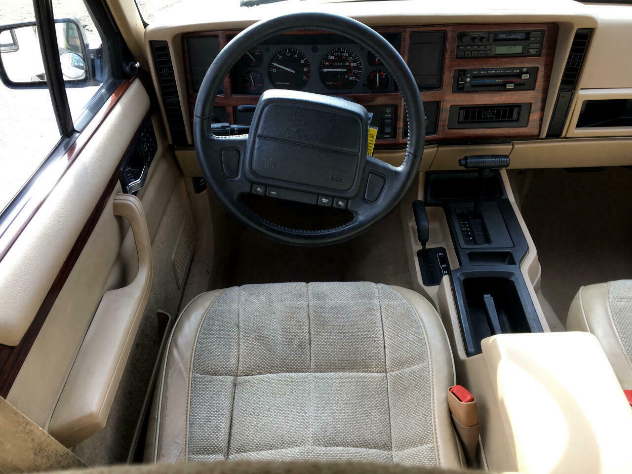 都说修不好的切诺基，那是你没开过原装的，国产后北汽把他给毁了