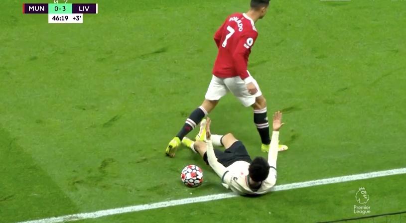 半场曼联2-0领先利兹联,半场结束曼联0比1落后伯恩茅斯