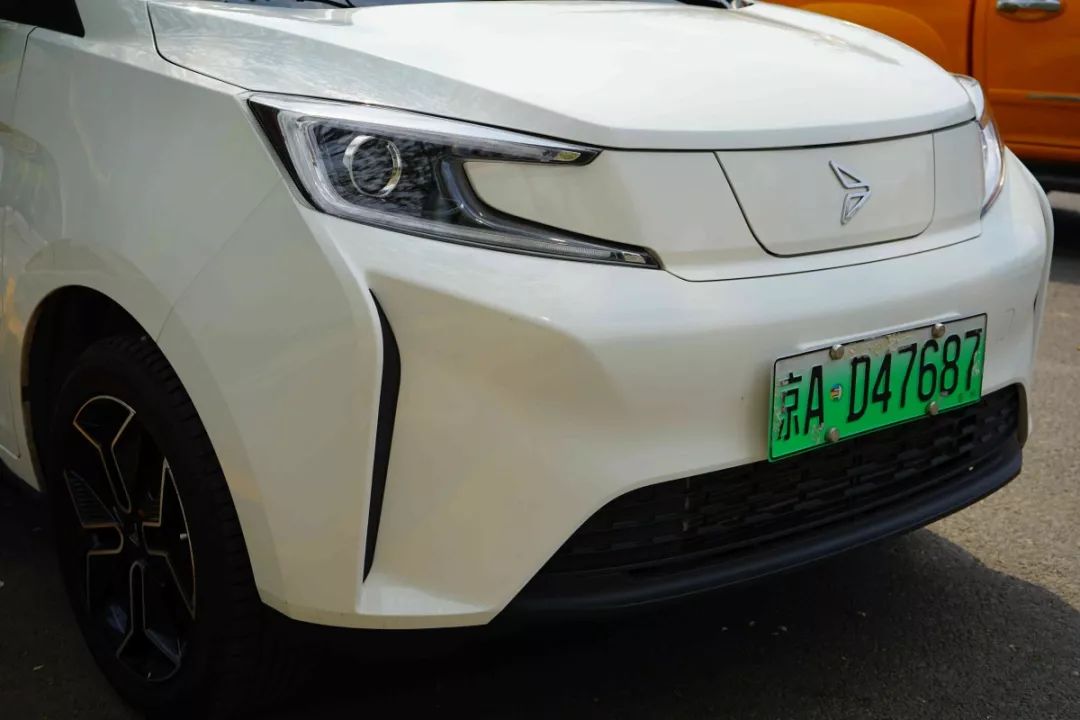 新特DEV1试驾体验：续航300落地7万，不靠补贴也能打？