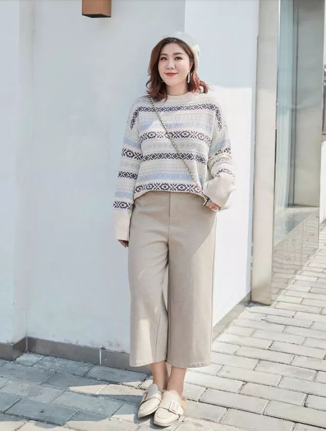 胖mm短款开衫毛衣怎么搭配好看,胖妹子穿什么毛衣好看