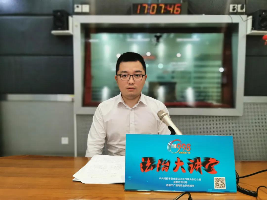 租车被撞了要停运损失费吗,关于出租车停运损失赔偿多少钱