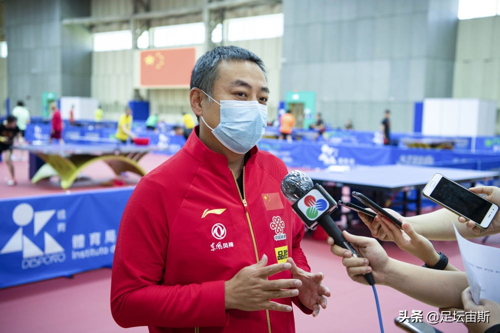 马龙樊振东刘国梁,刘国梁樊振东军装照