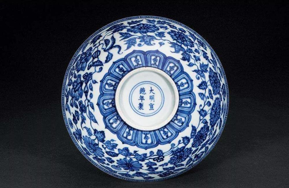 为什么青花瓷比青瓷价值高,青花瓷和龙泉青瓷哪个更值得玩