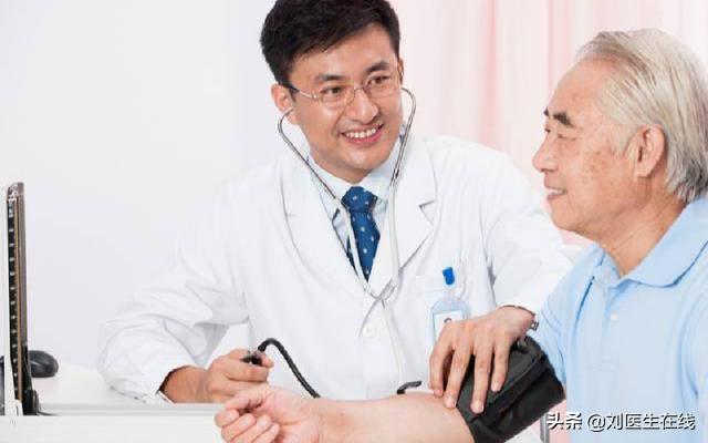 老人腿无力行走需要检查什么,老人如何补叶酸和维生素b12