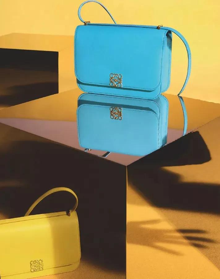 三里屯偶遇大幂幂,杨幂和闺蜜在三里屯逛街遭搭讪