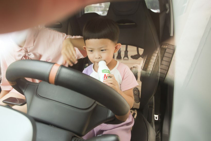 2万元五菱接娃神器,接娃神器宏光mini