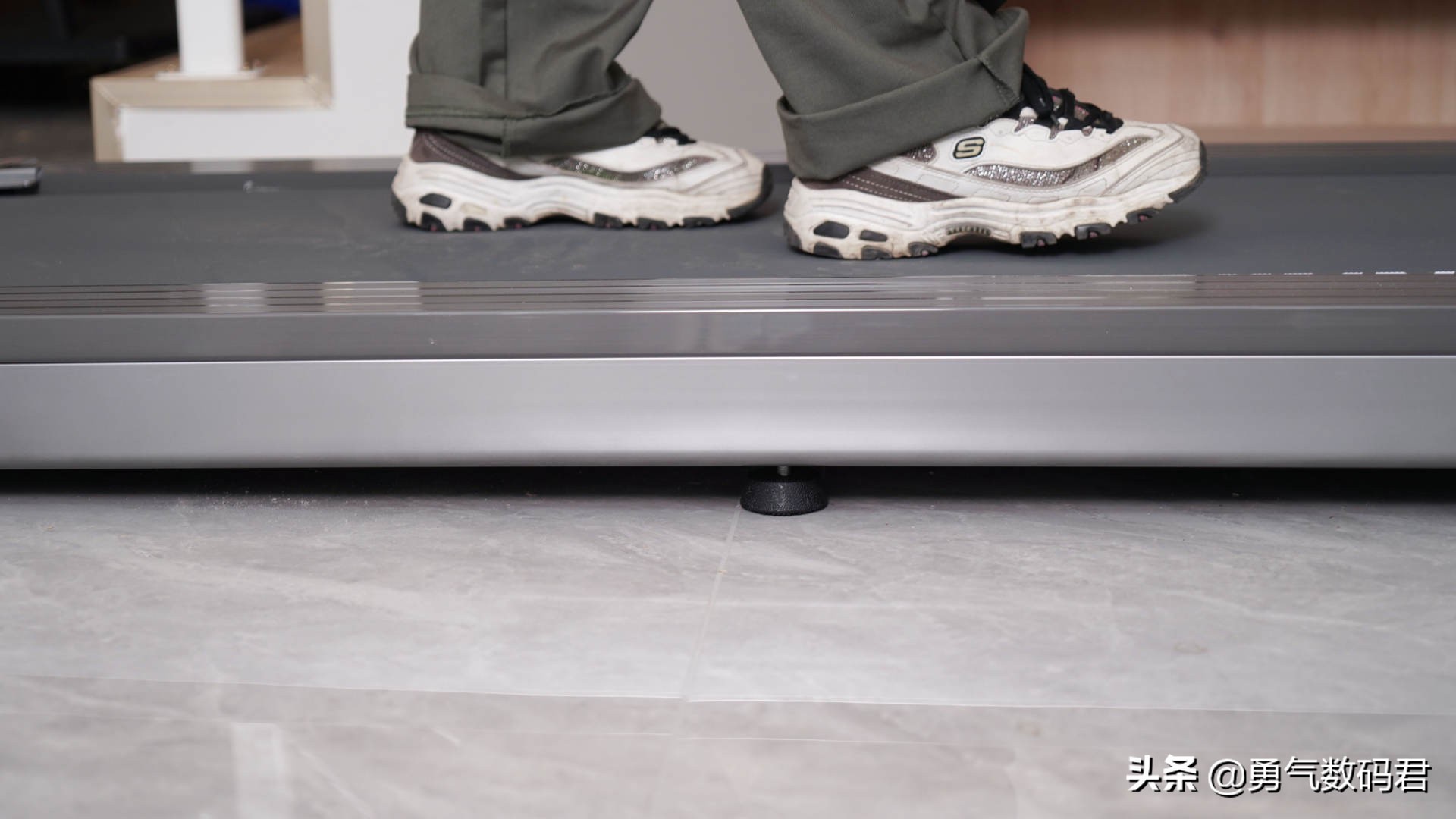 荣耀亲选磁悬浮减震跑步机价格,立久佳跑步机h1优缺点