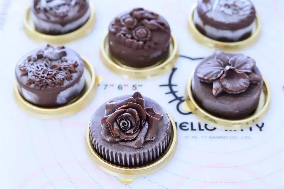 敖丙？奥饼？其实是奥利奥黑巧冰淇淋月饼