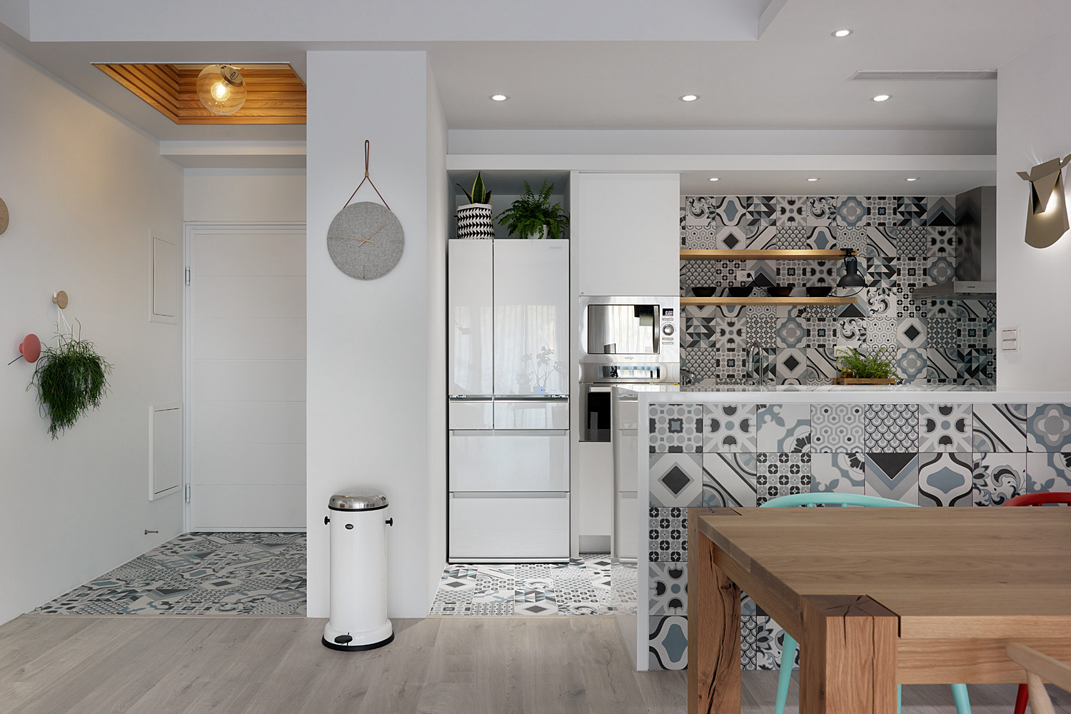 装修新人不知道选木地板还是瓷砖？5个点详细对比，学到就是赚到