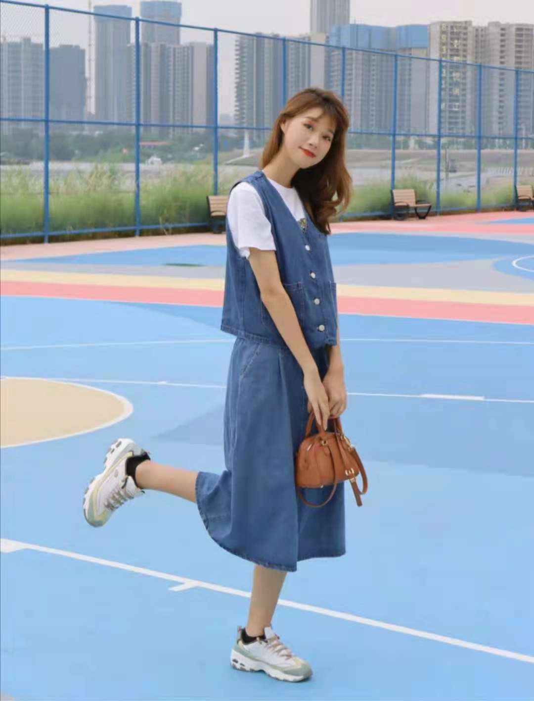 50岁女人夏天该怎么穿衣搭配,女人夏天怎么穿衣搭配好看