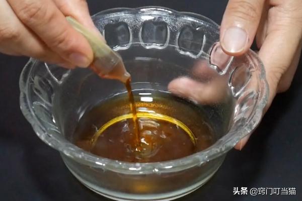 藿香正气水能和白醋一起泡吗,藿香正气水倒白醋里用途