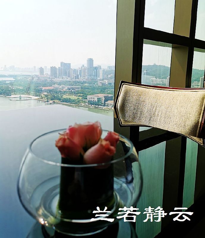 厦门源昌凯宾斯基吃一顿饭多少钱,厦门源昌凯宾斯基酒店大堂