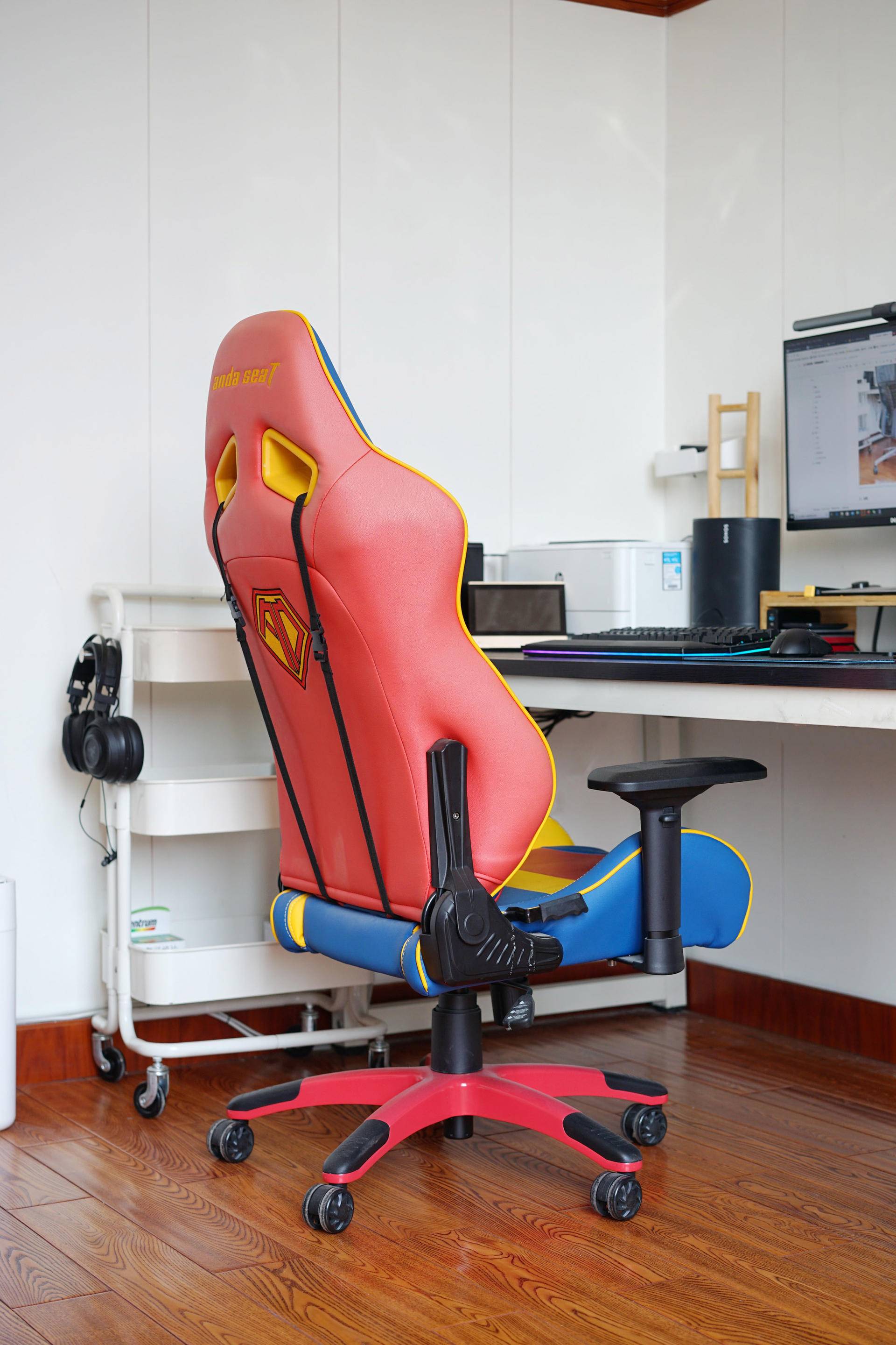 大家觉得我这一桌子东西怎么样？老黄的2020年桌面分享