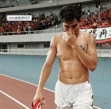 谁说国足都是“白斩鸡”？这几人肌肉壮硕，堪称完美身材