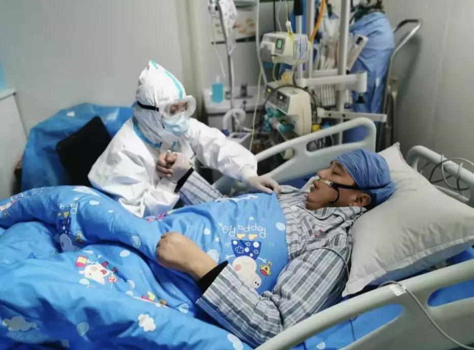 三天三夜改造院区接收病患,感染住进ICU后“干着急帮不上忙”,他是院长刘智明