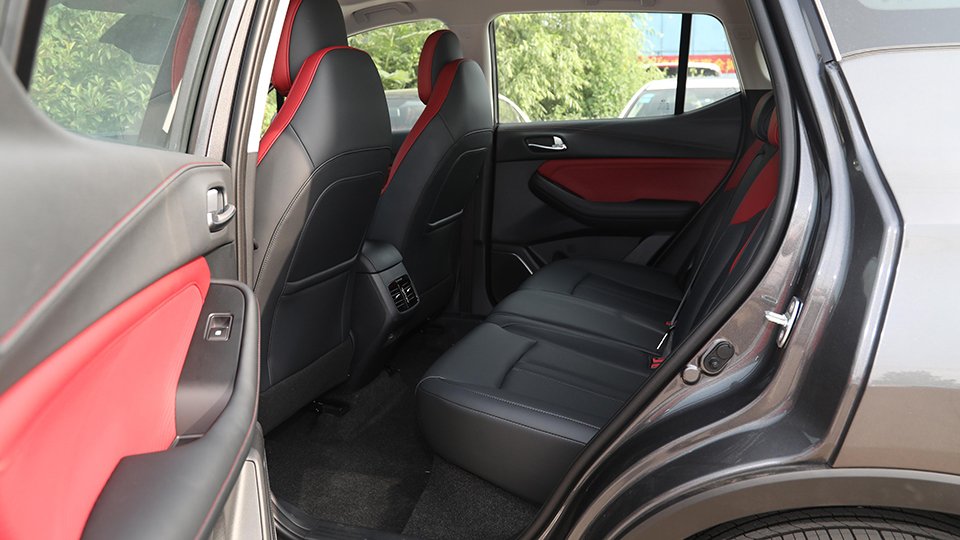 新款广汽传祺gs4性能方面怎么样,独家全新传祺gs4实车来了了解一下