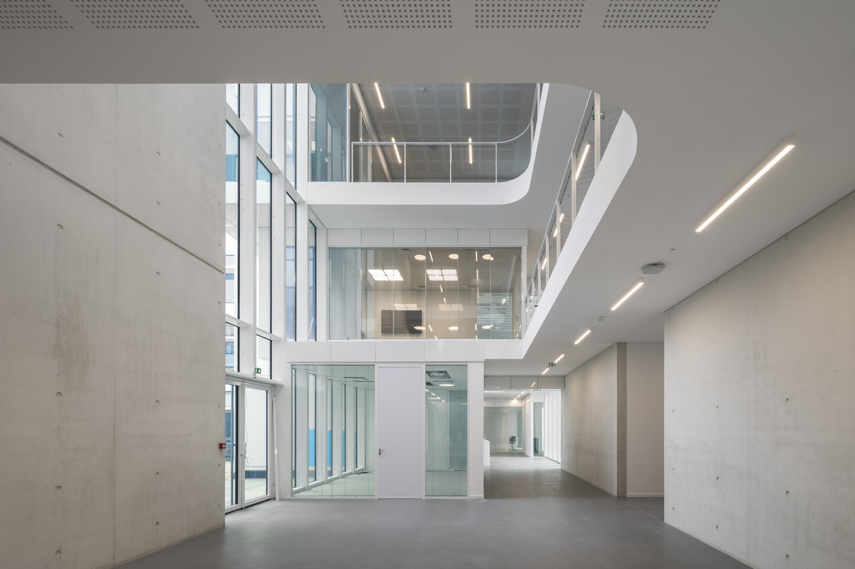 轻盈透明,曲直线的共舞:液化空气集团总部