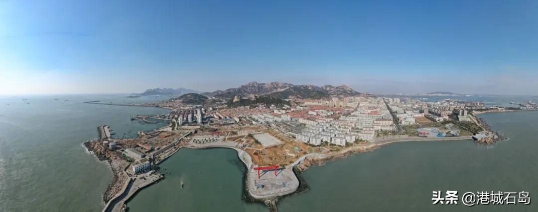 向坚守岗位的一线工人致敬,向坚守在户外的劳动者致敬