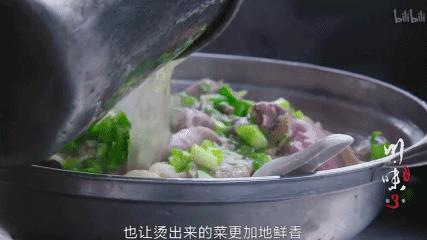 跷脚牛肉的阶级跃升：起于匮乏，兴于商贸，蜕于传媒